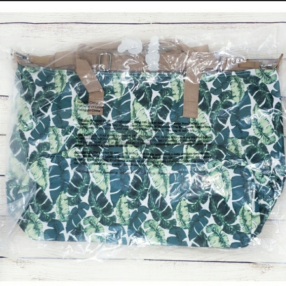 New W/ Tags! Kelly & Katie Canvas Weekender Tote - Picture 3 of 3